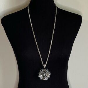 FLOWER NECKLACE ✨✨✨